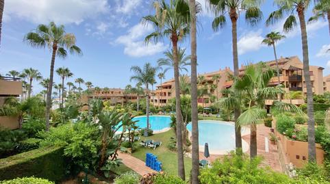 Foto 2 de Apartamento de alquiler en Bahía de Marbella, Málaga