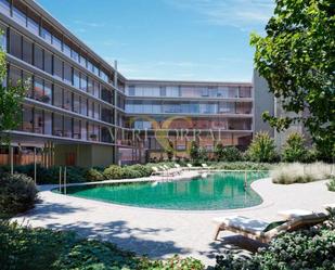 Swimming pool of Apartment for sale in  Madrid Capital  with Air Conditioner, Heating and Private garden