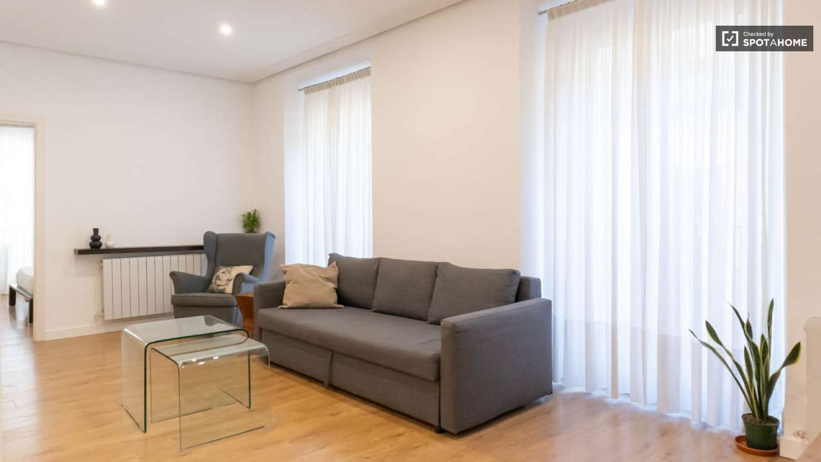 Living room of Apartment to share in  Madrid Capital  with Air Conditioner, Heating and Terrace
