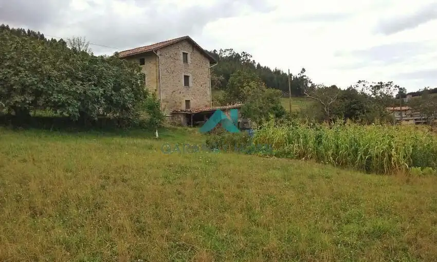 Casa rústica amb terrassa en venda a Bárcena de Cicero, imagen 3