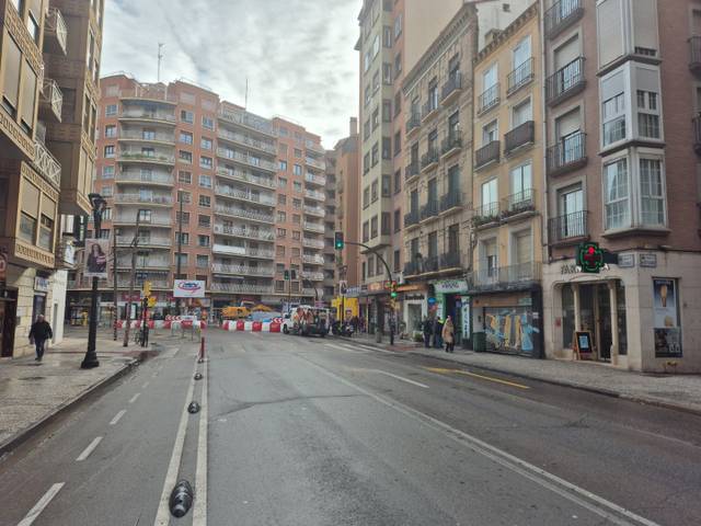 Local comercial en Alquiler en Calle del Coso, 110 en Paseo Independencia