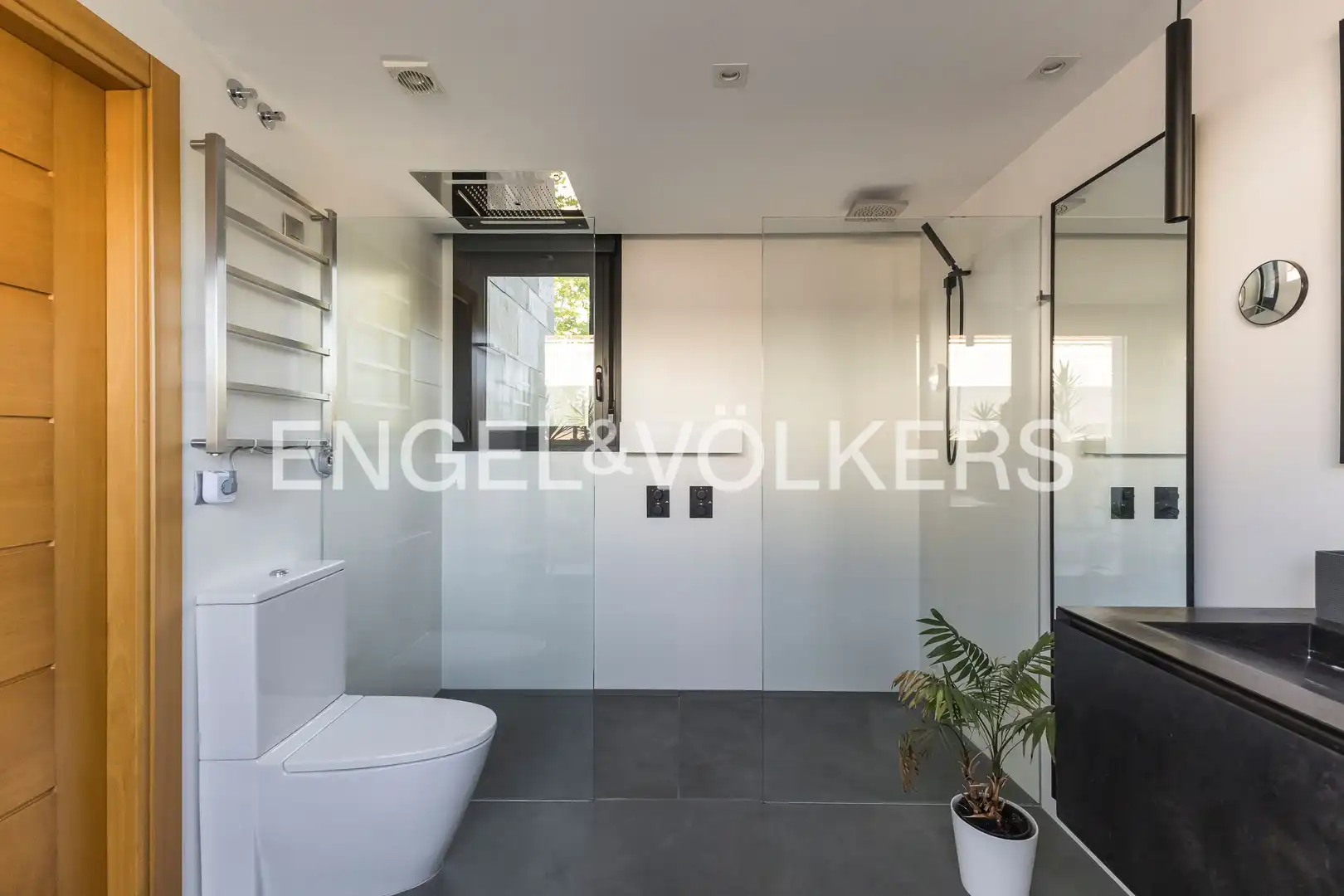 Baño de Casa o chalet en venta en Madrid con Aire acondicionado, Calefacción y Jardín privado