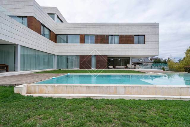 Casa-chalet en Venta en La Florida -  El  Plantío