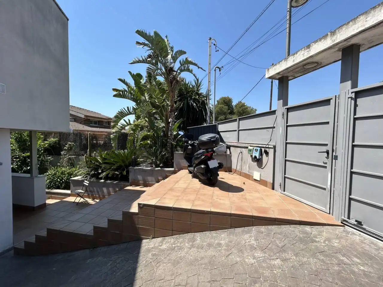 Vista exterior de Casa o xalet en venda en Cubelles amb Aire condicionat, Calefacció i Jardí privat