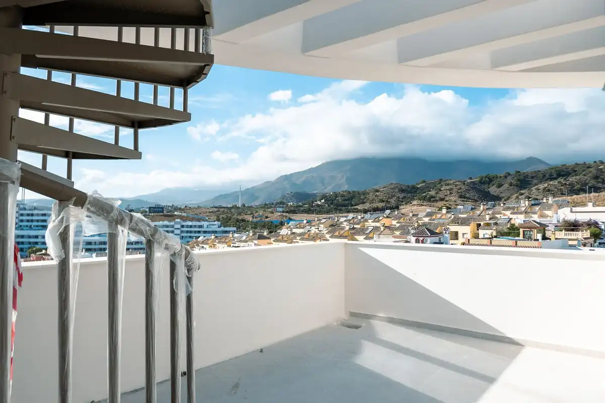 Penthouse with terrace for sale in Estepona Pueblo, imagen 3