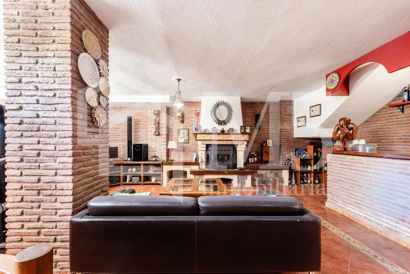 Sala d'estar de Casa adosada en venda en Vélez-Málaga amb Aire condicionat, Jardí privat i Terrassa