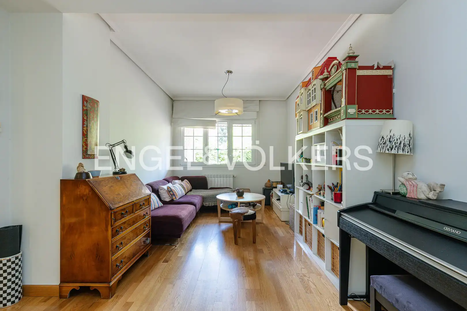 Living room of Houses for sale in Las Rozas de Madrid  with Heating, Private garden and Parquet flooring