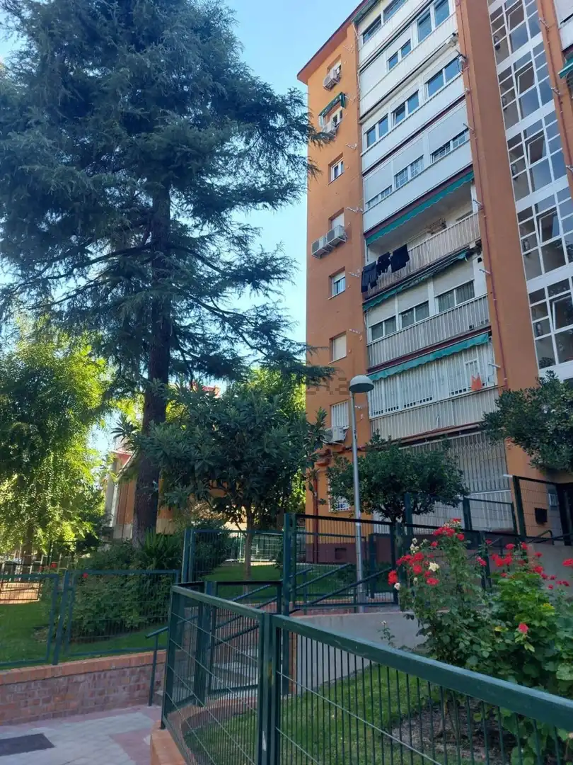 Vista exterior de Piso en venta en Madrid