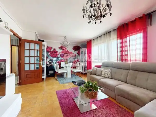 Sala de estar de Piso en venta en Vigo  con Calefacción, Parquet y Trastero