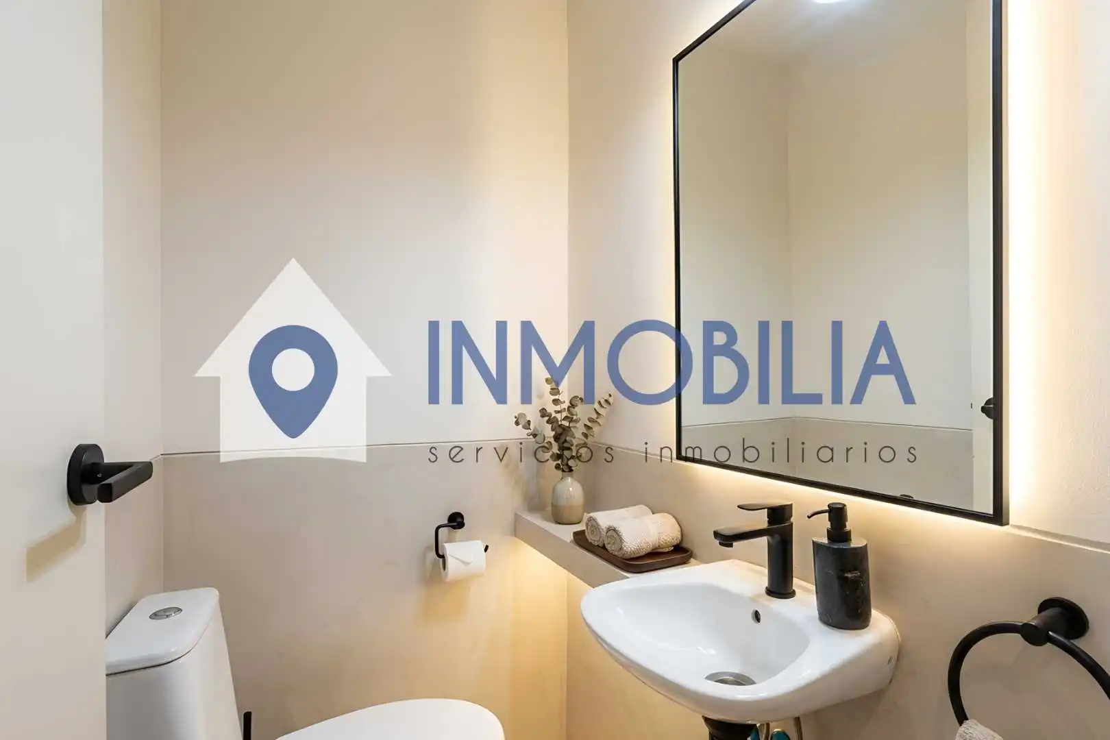 Baño de Piso en venta en Madrid con Calefacción, Jardín privado y Trastero