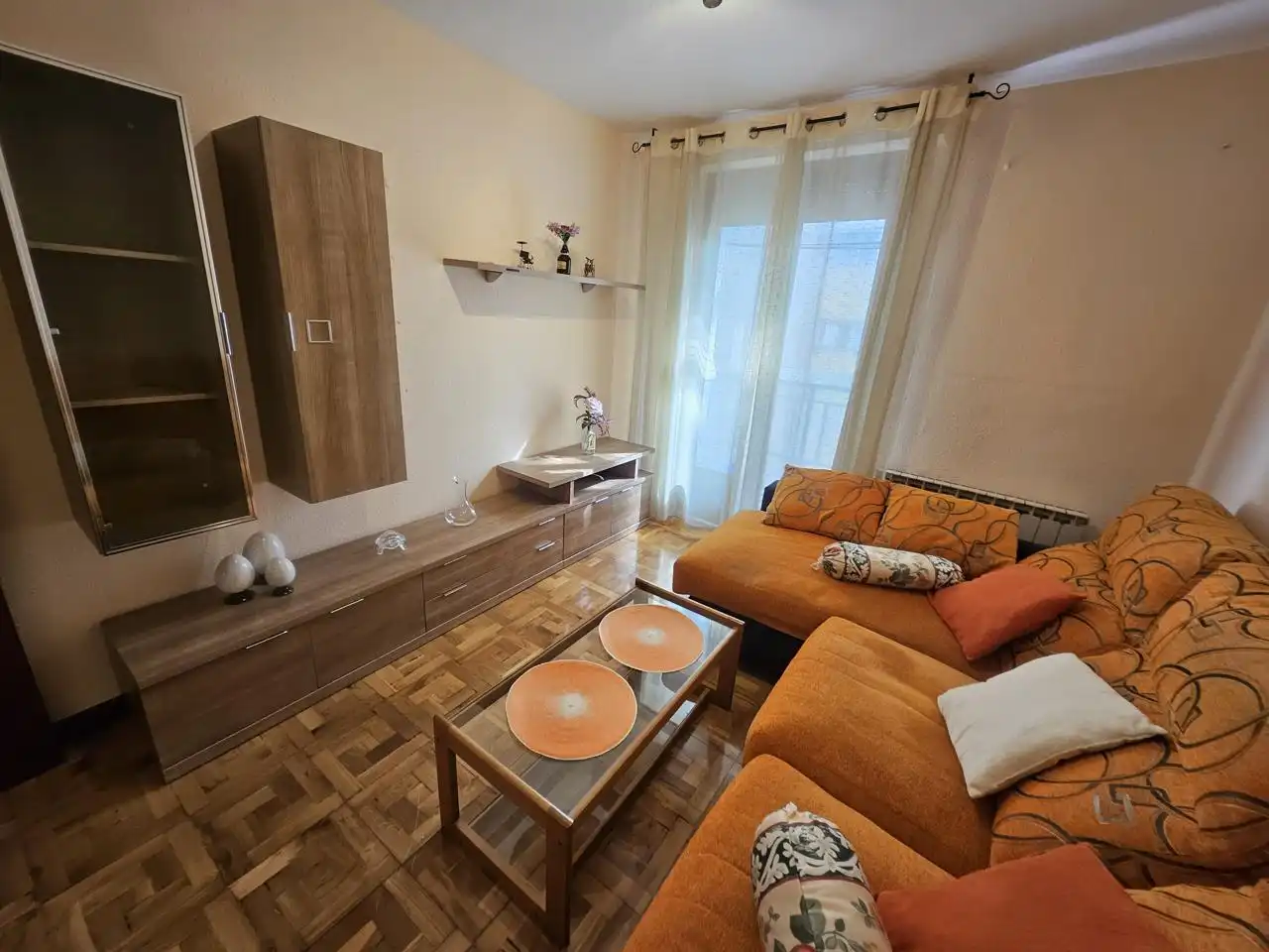 Sala de estar de Piso en venta en Burlada / Burlata con Calefacción, Parquet y Balcón