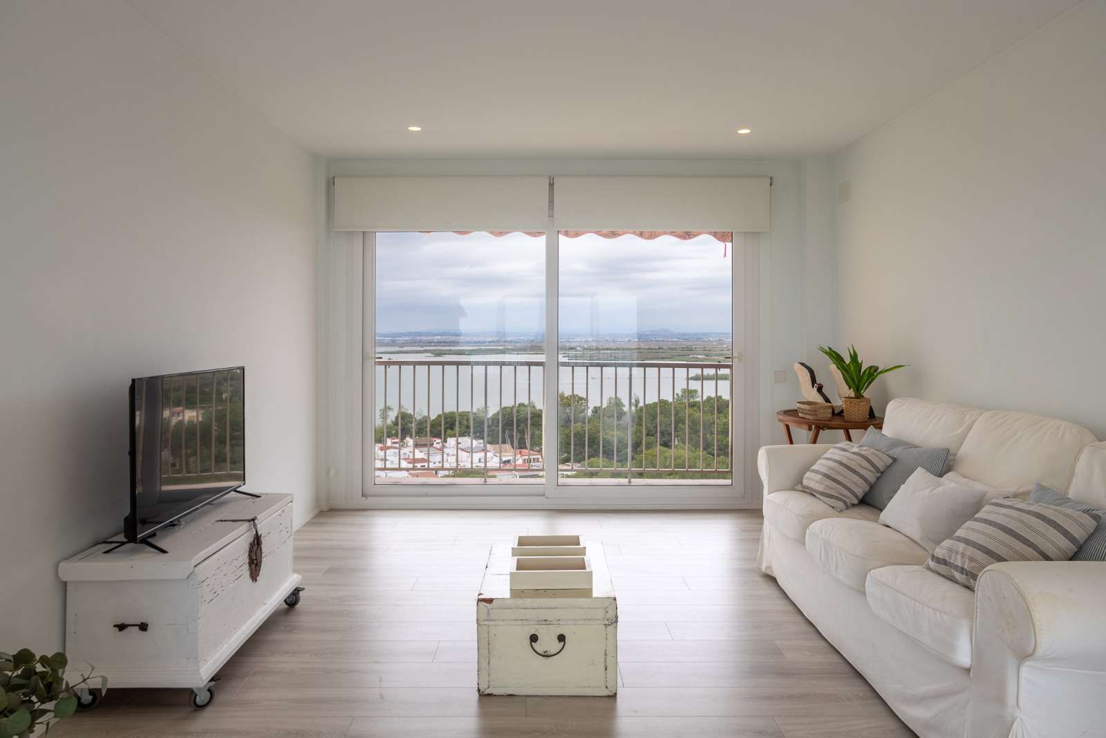 Sala d'estar de Apartament per a compartir en  Valencia Capital amb Aire condicionat, Terrassa i Moblat