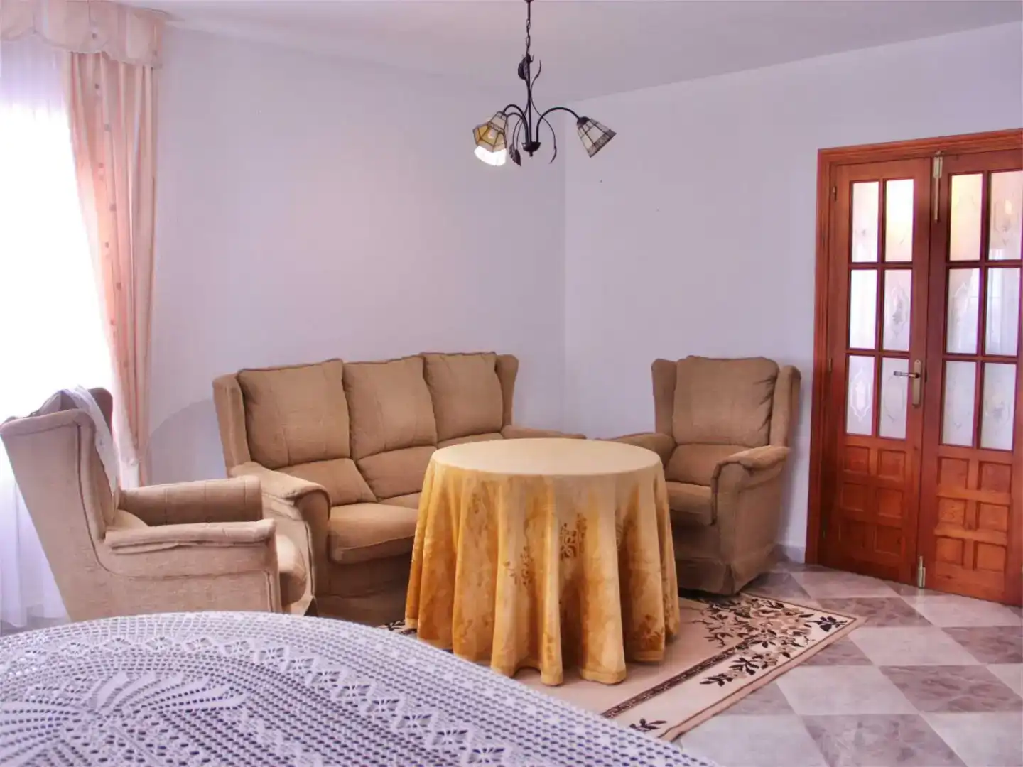 Sala de estar de Piso en venta en Benaocaz con Jardín privado, Trastero y Piscina
