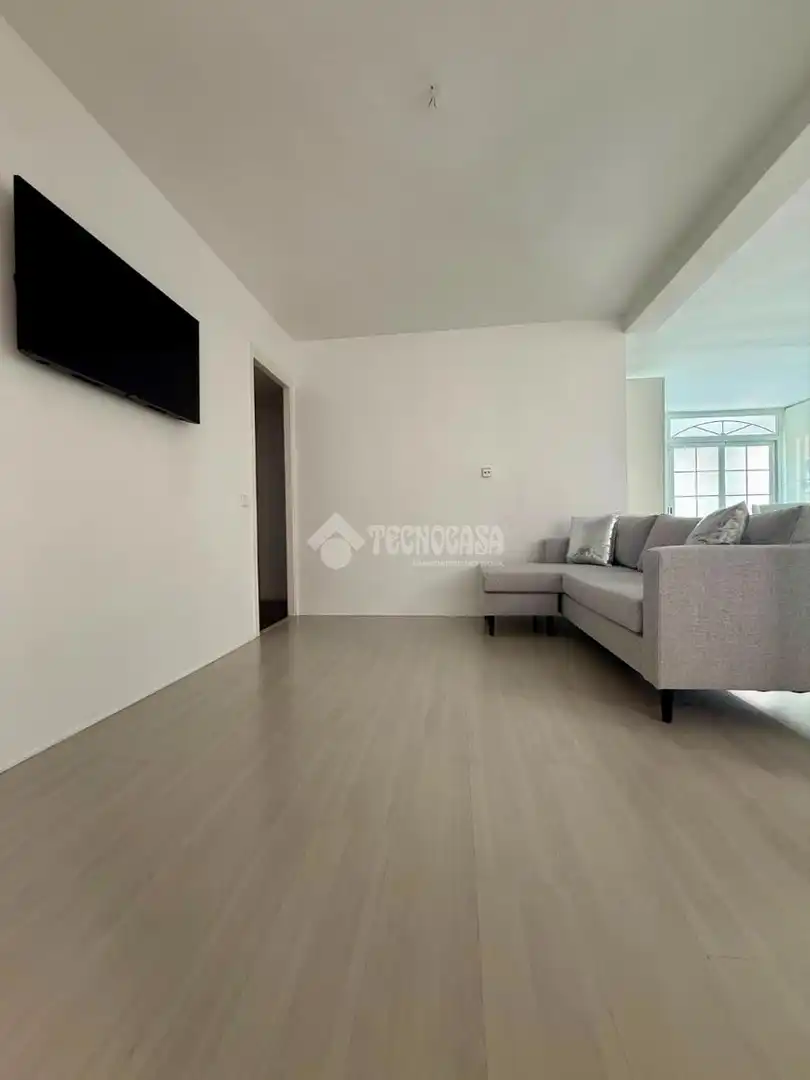 Living room of Flat for sale in Madrid  with Air Conditioner, Heating and Storage room