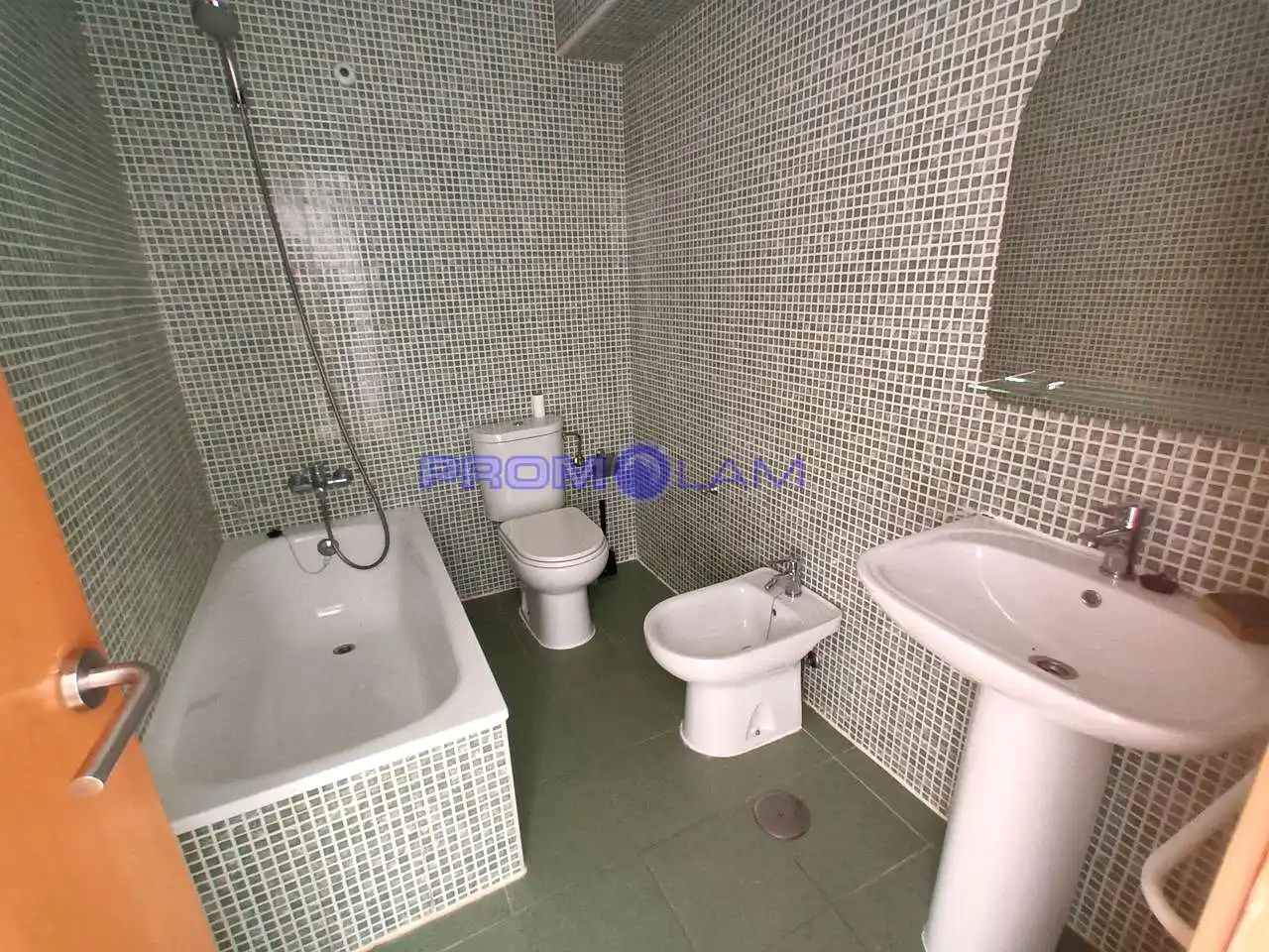 Badezimmer von Erdgeschoss zum Verkauf in Sanlúcar la Mayor