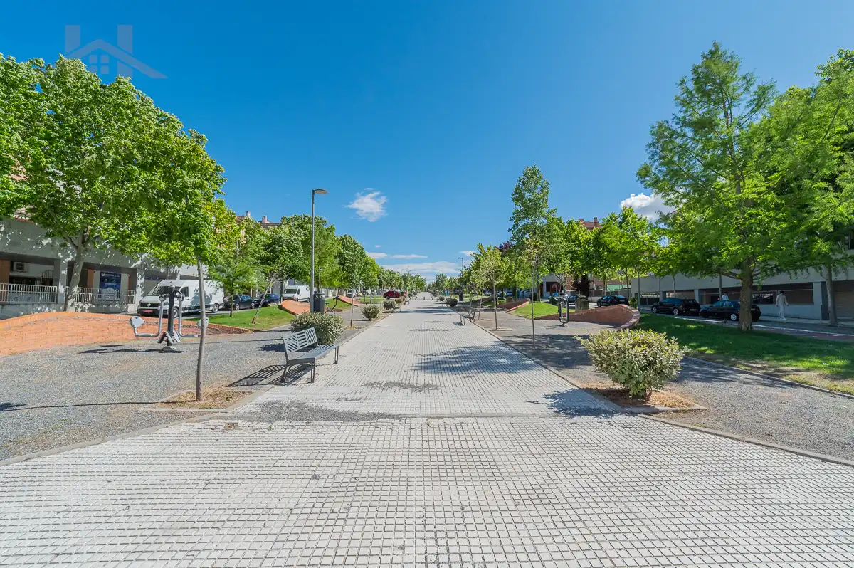 Vista exterior de Pis en venda en Navalcarnero amb Aire condicionat, Calefacció i Parquet