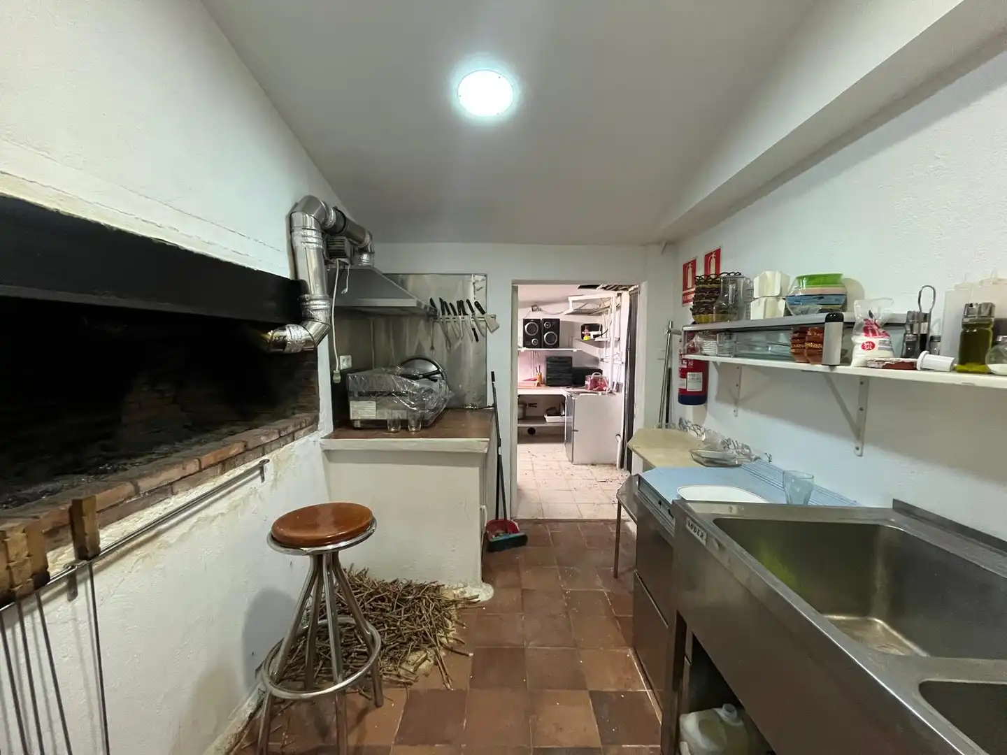 Cocina de Local en venta en Santibáñez de Valcorba con Amueblado