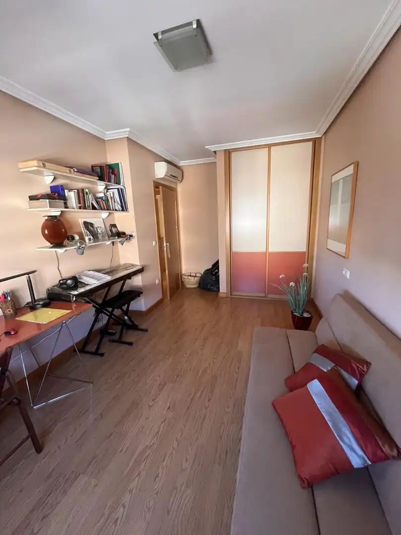 Sala de estar de Piso en venta en Plasencia con Aire acondicionado, Terraza y Amueblado