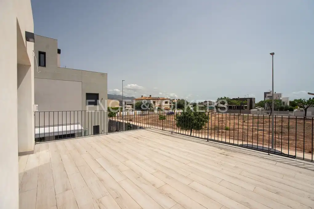 Terrassa de Casa o xalet en venda en Castellón de la Plana / Castelló de la Plana amb Aire condicionat, Calefacció i Jardí privat
