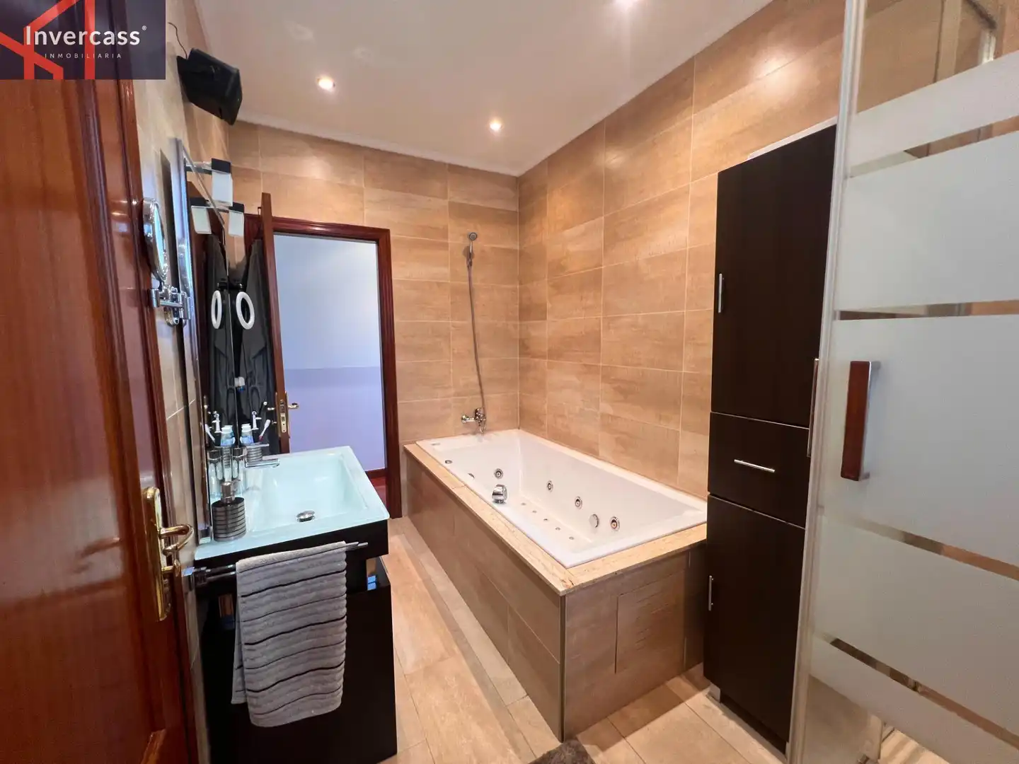 Baño de Casa o chalet en venta en Castro-Urdiales con Calefacción, Jardín privado y Terraza