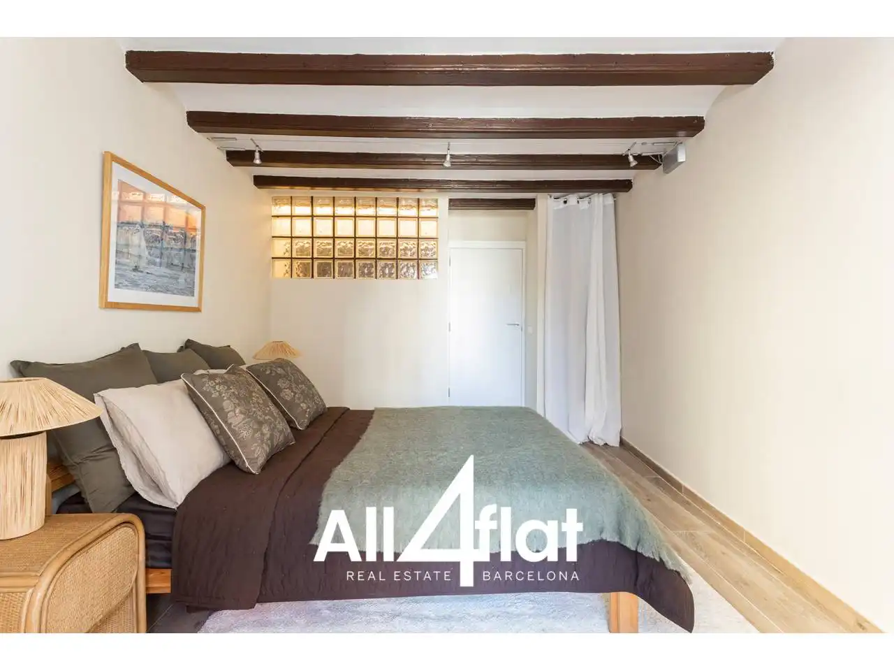 Schlafzimmer von Wohnung zum Verkauf in Barcelona mit Klimaanlage, Parkett und Möbliert