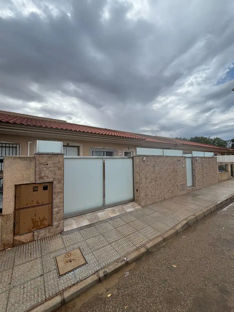 Casa adosada en venta en Calle MARIA DE ZAYAS-B SANTIAGO, 28, Miranda