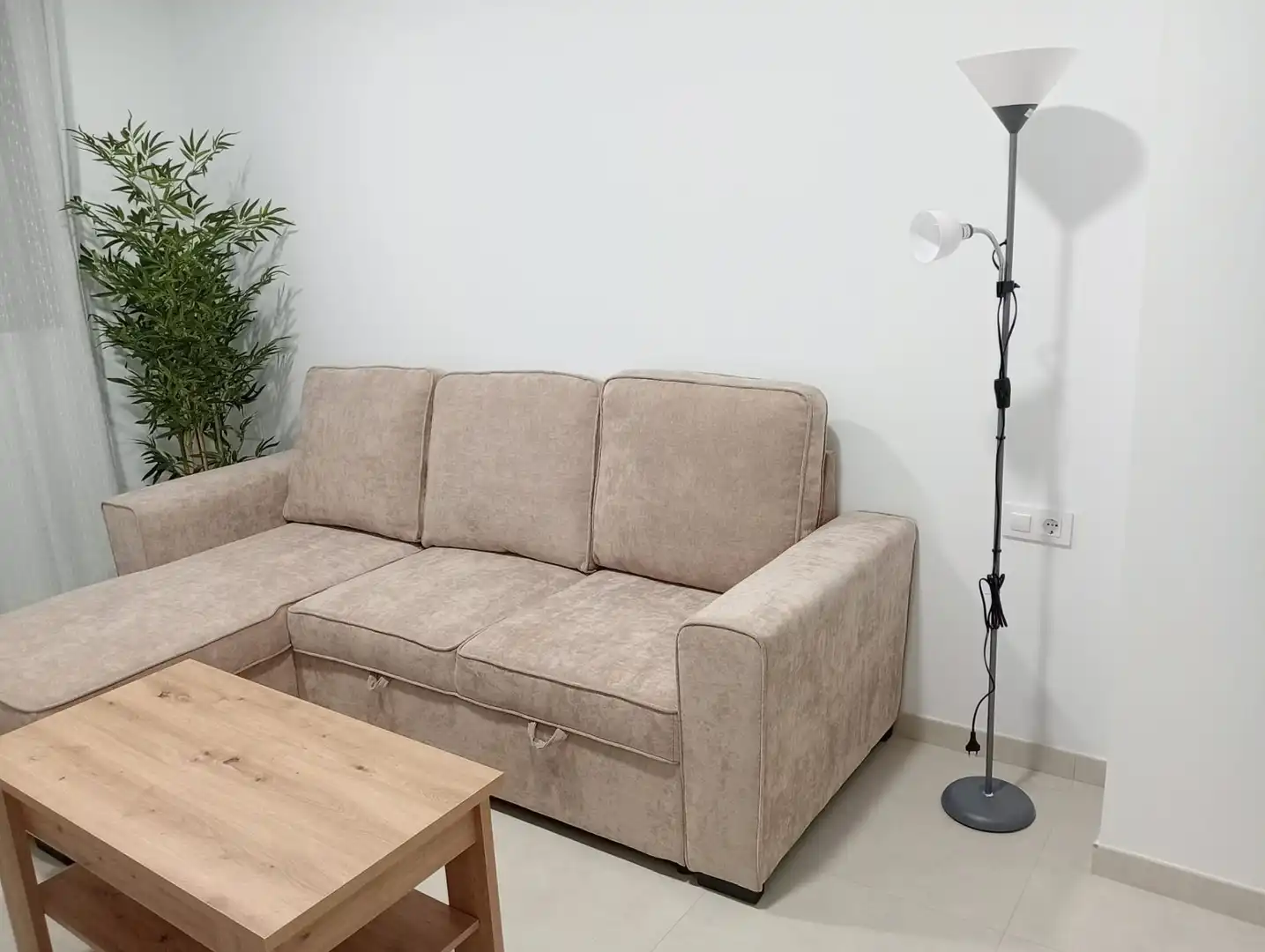 Wohnzimmer von Wohnungen zur Miete in Cáceres mit Klimaanlage, Heizung und Möbliert