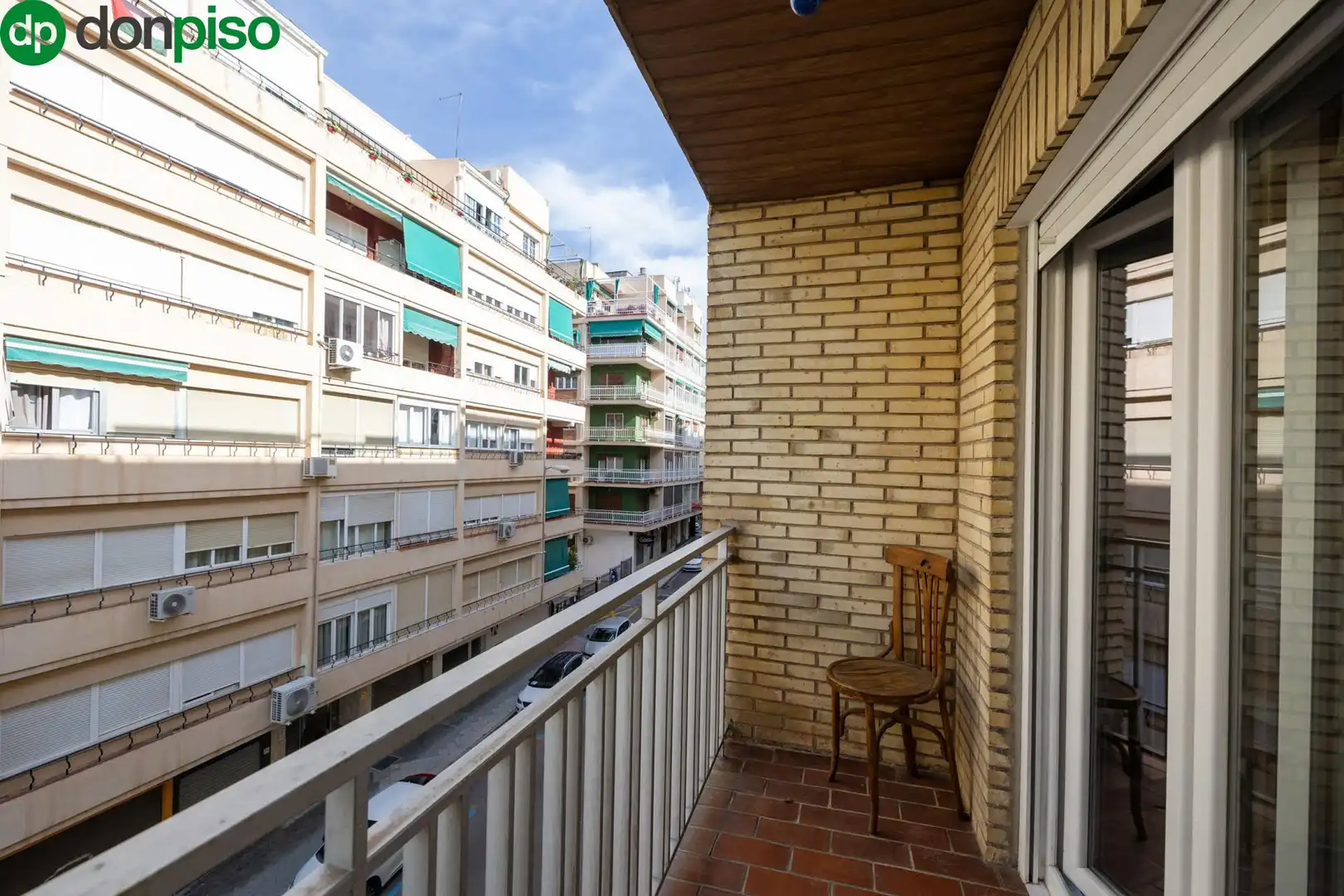 Terrassa de Apartament en venda en Granada amb Calefacció
