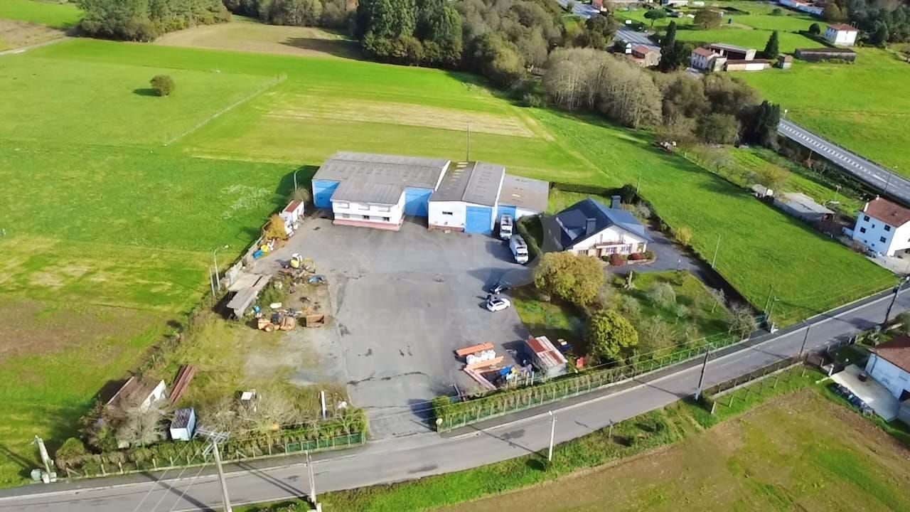 Vista exterior de Casa o xalet en venda en O Pino  amb Calefacció i Terrassa