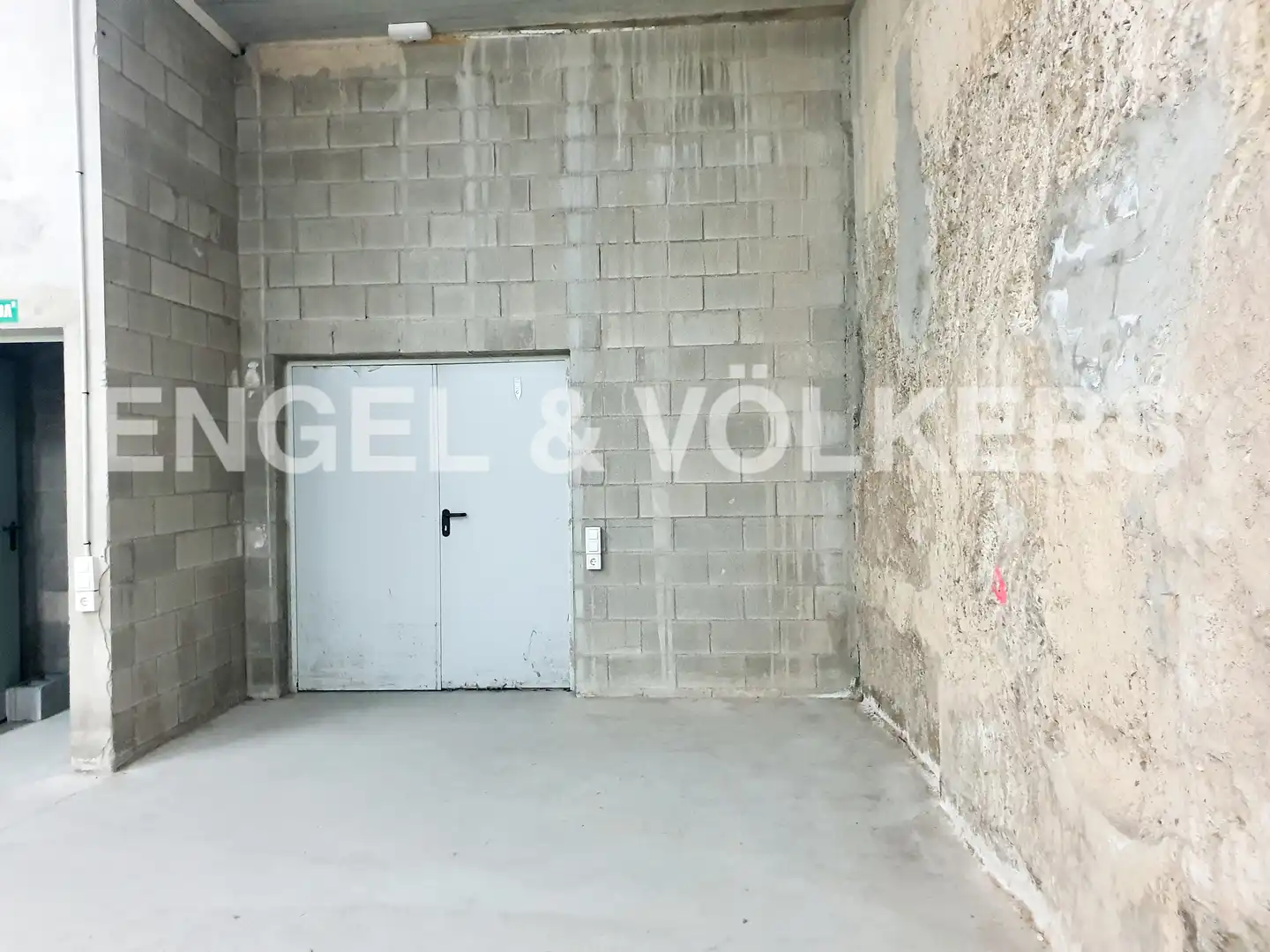 Nau industrial en venda en Cornellà de Llobregat