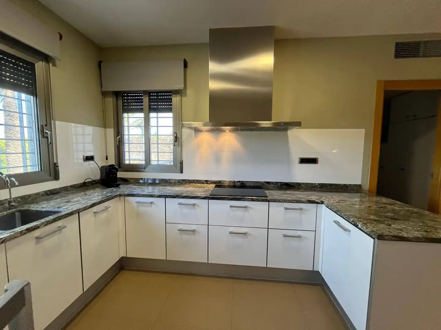 Kitchen of Houses for sale in Elche / Elx  with Air Conditioner, Private garden and Terrace