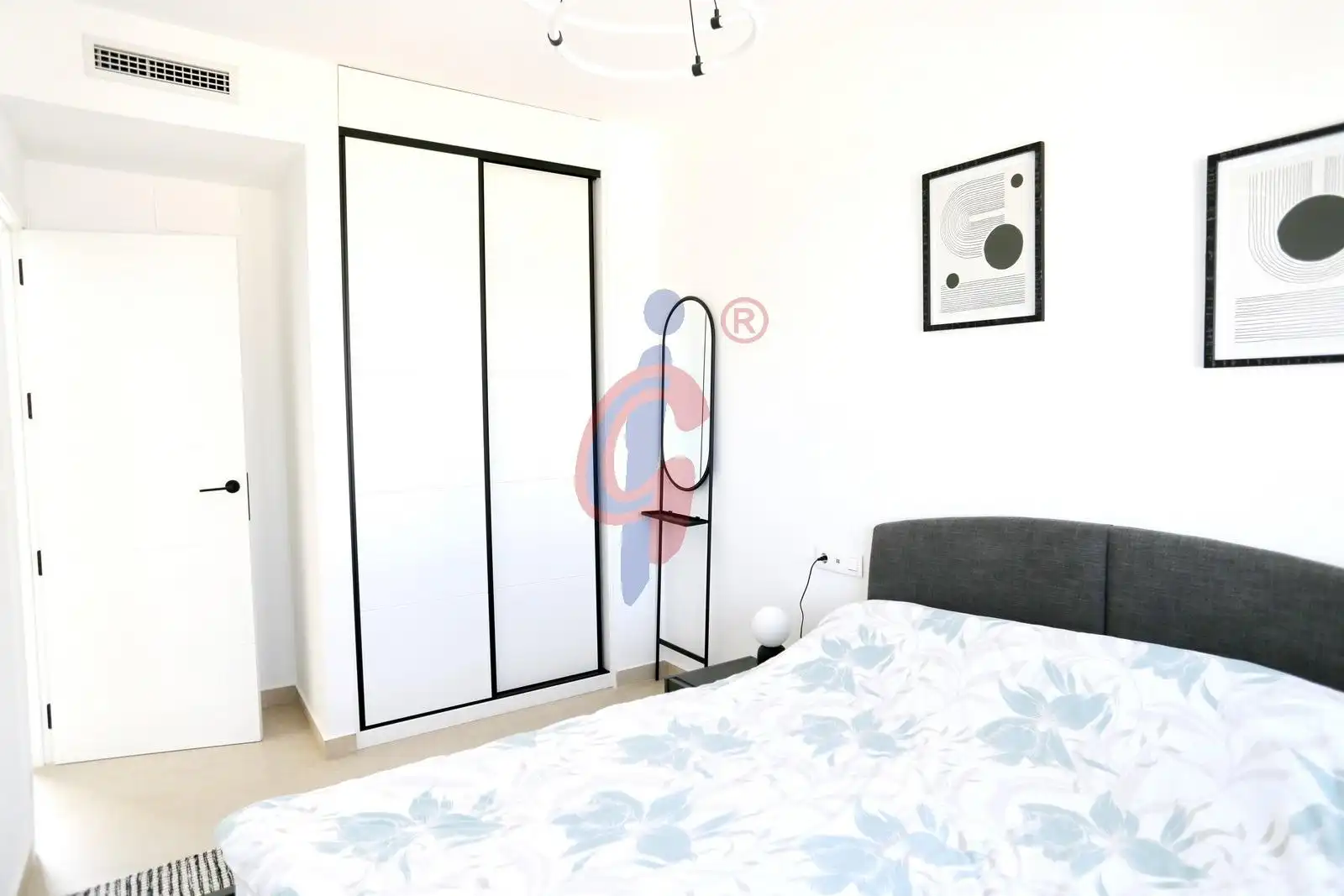 Dormitori de Casa adosada en venda en Guardamar del Segura amb Aire condicionat, Jardí privat i Terrassa