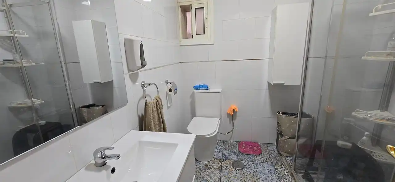 Badezimmer von Wohnung zum Verkauf in Málaga mit Möbliert