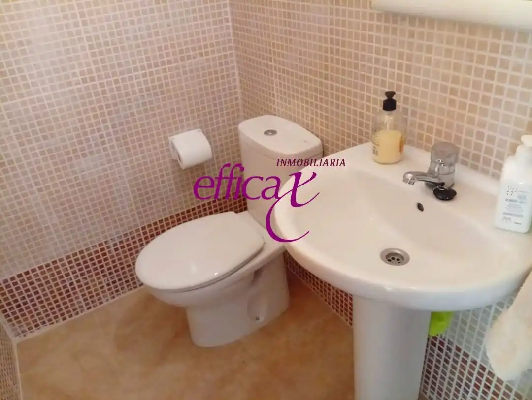 Bathroom of Houses for sale in Santo Domingo-Caudilla  with Heating