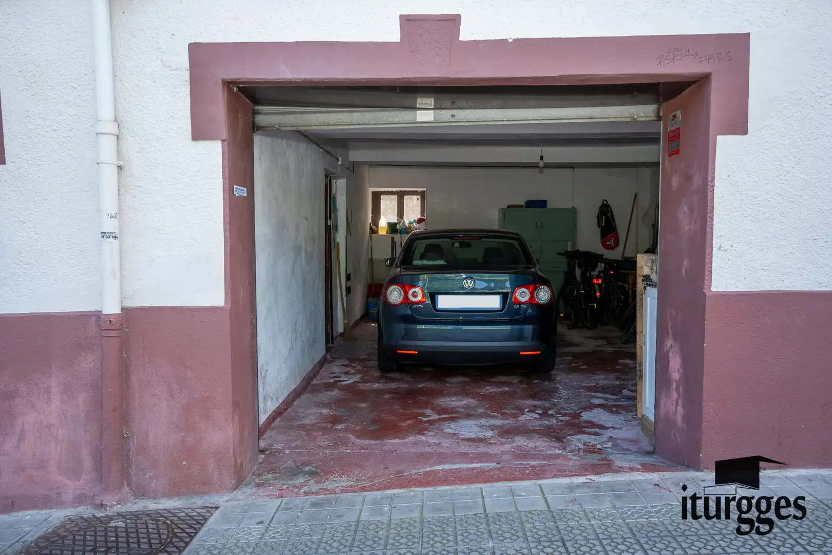 Parking de Casa adosada en venta en Gernika-Lumo con Jardín privado, Amueblado y Horno