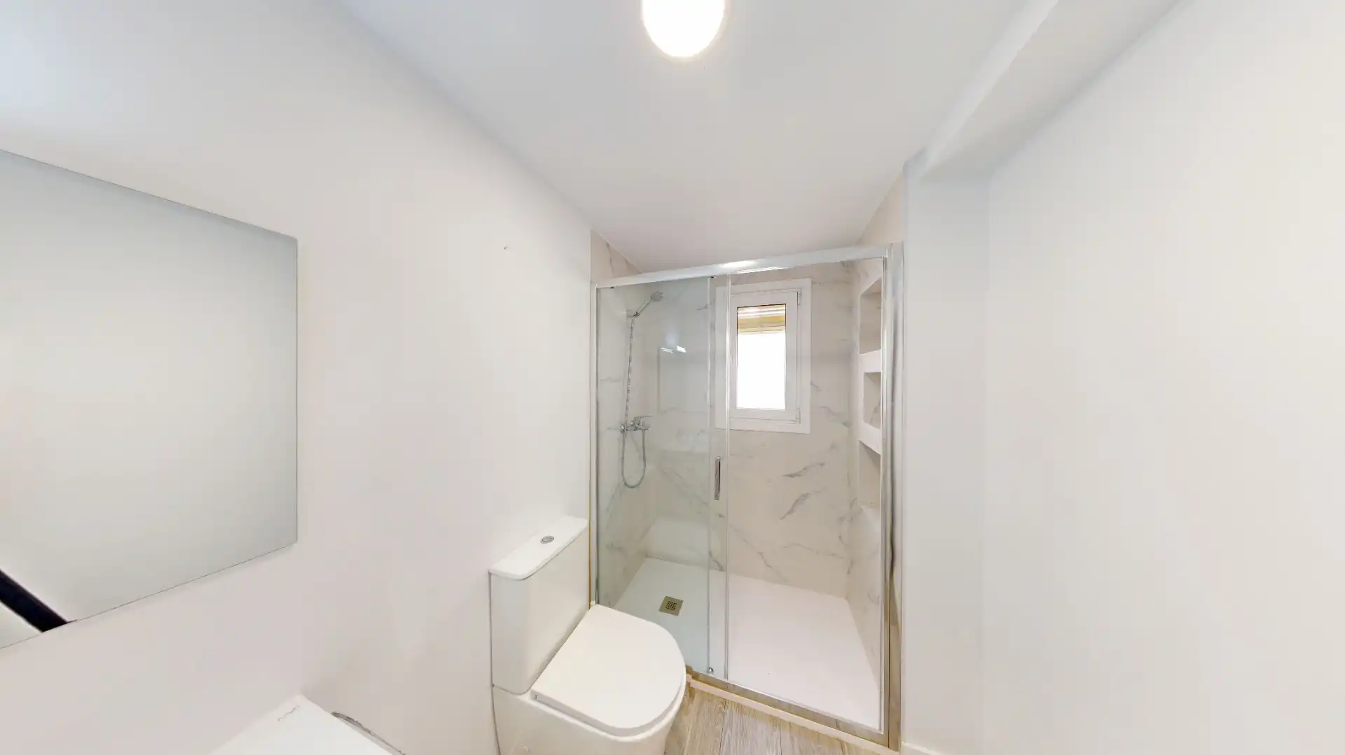 Baño de Piso en venta en Almería con Aire acondicionado, Calefacción y Terraza