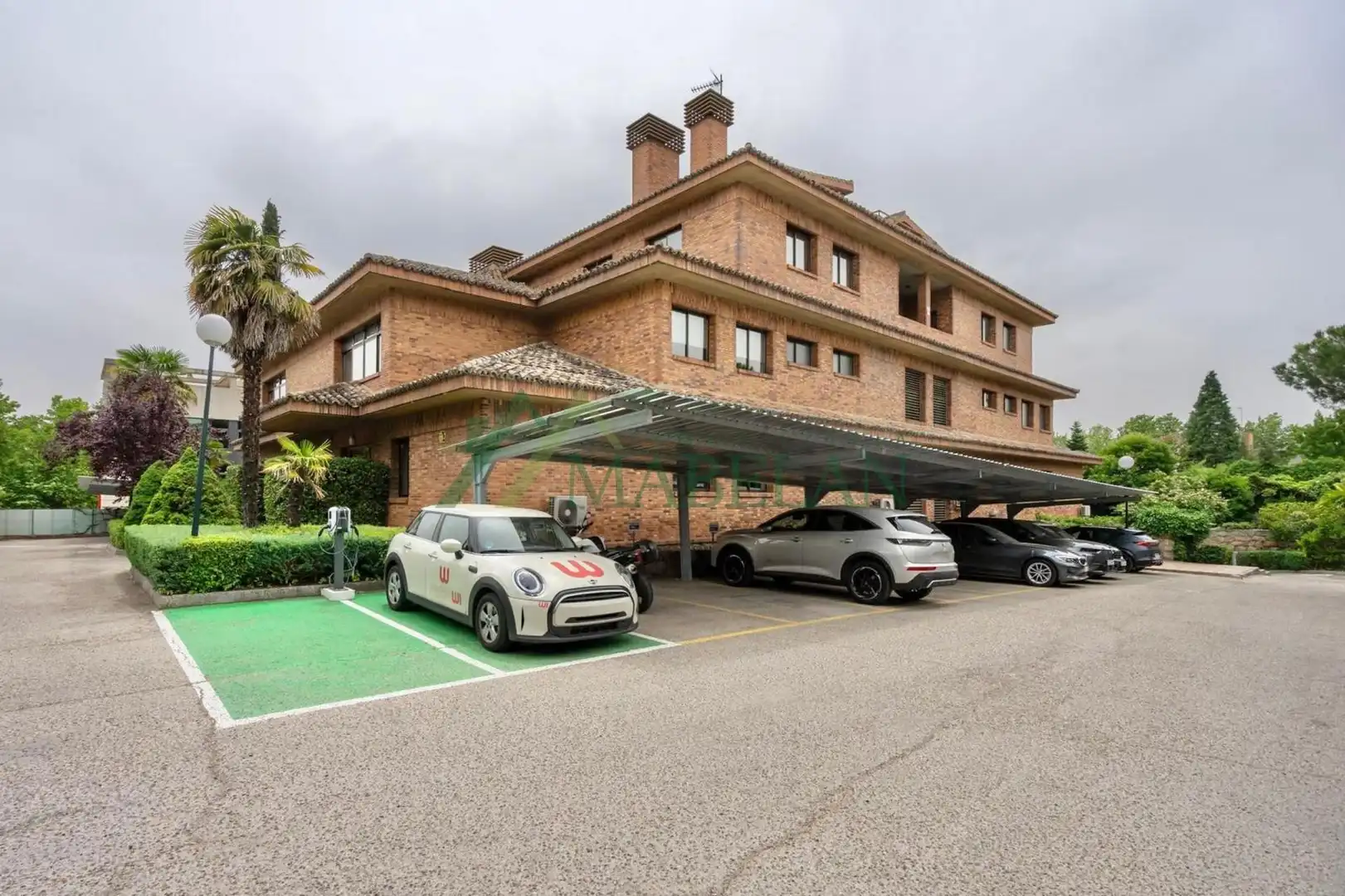 Parkplatz von Büro zur Miete in Madrid