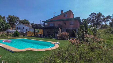Espectacular casa moderna, de diseño, con gran terraza, jardín, piscina, a 10 minutos del golf PGA