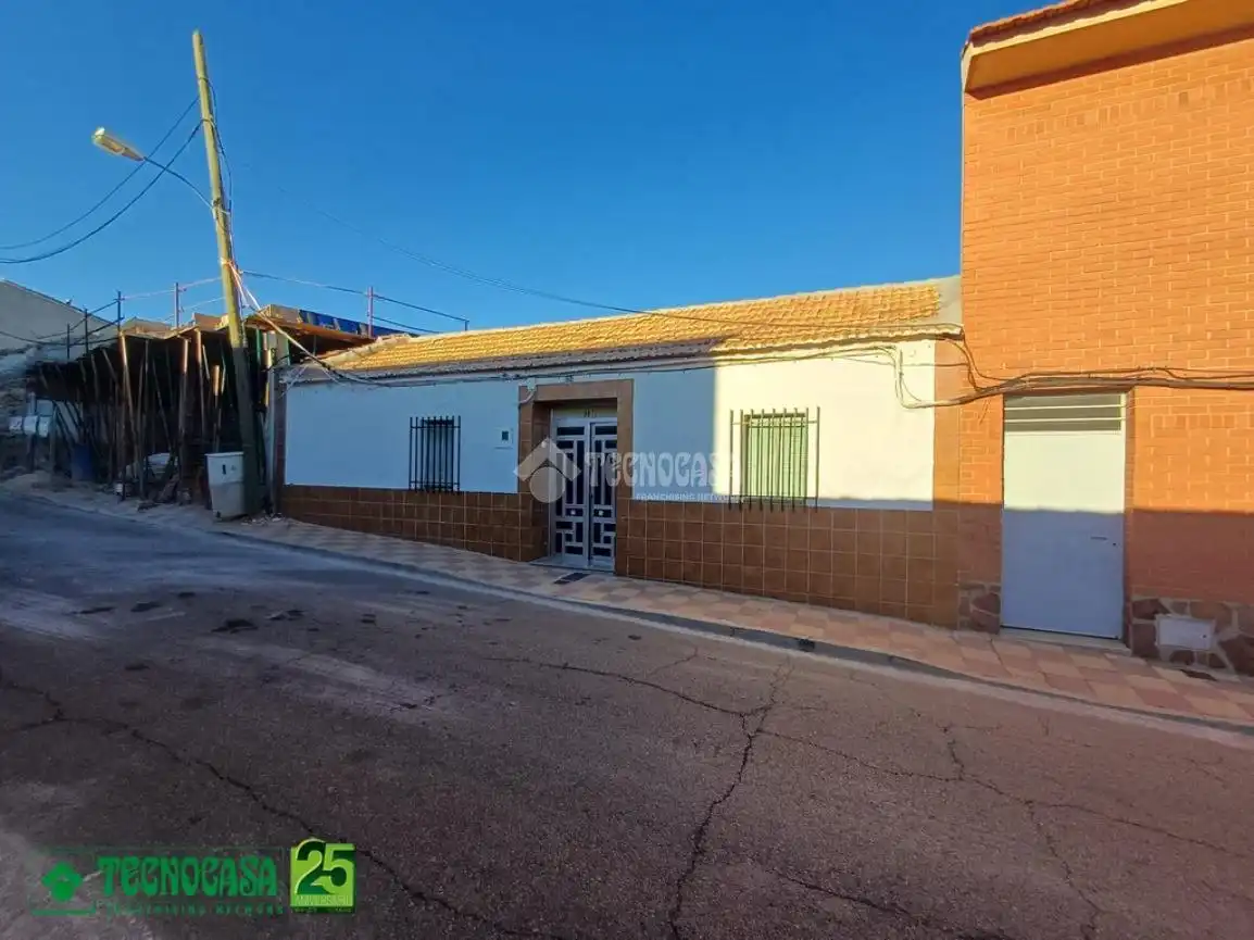 Casa aparellada en venda a C. Orense, imagen 2