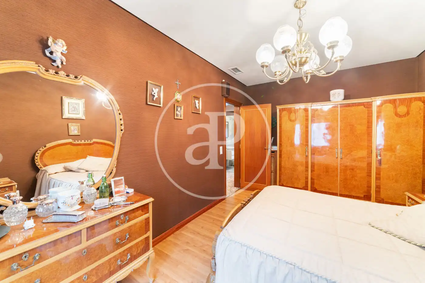 Dormitori de Casa adosada en venda en Madrid amb Aire condicionat, Calefacció i Jardí privat