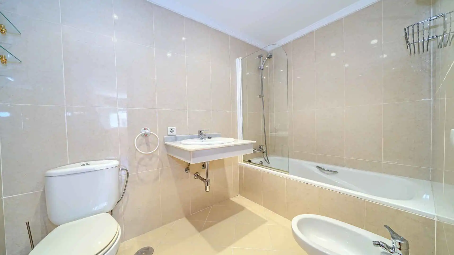 Baño de Apartamento en venta en Marbella con Aire acondicionado, Terraza y Trastero