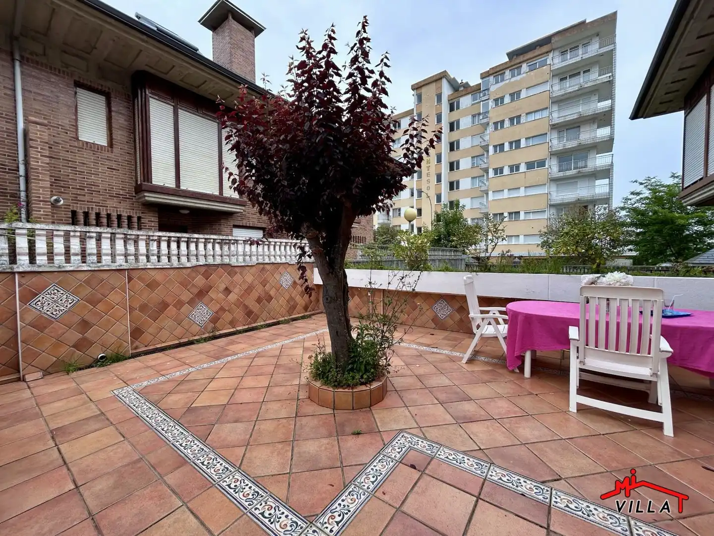 Terraza de Casa adosada en venta en Laredo con Calefacción
