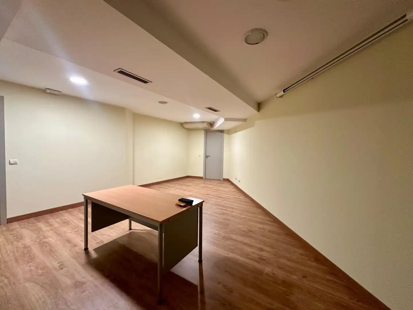 Local comercial en alquiler en Avenida de Valdés, imagen 27