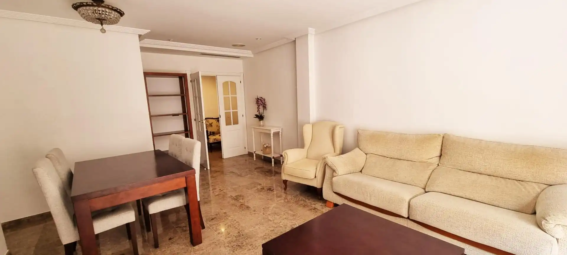 Wohnzimmer von Wohnung zur Miete in Elche / Elx mit Klimaanlage, Terrasse und Möbliert