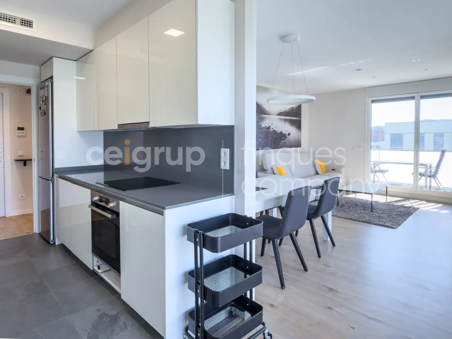 Küche von Wohnung zur Miete in Girona mit Heizung, Abstellraum und Schwimmbad