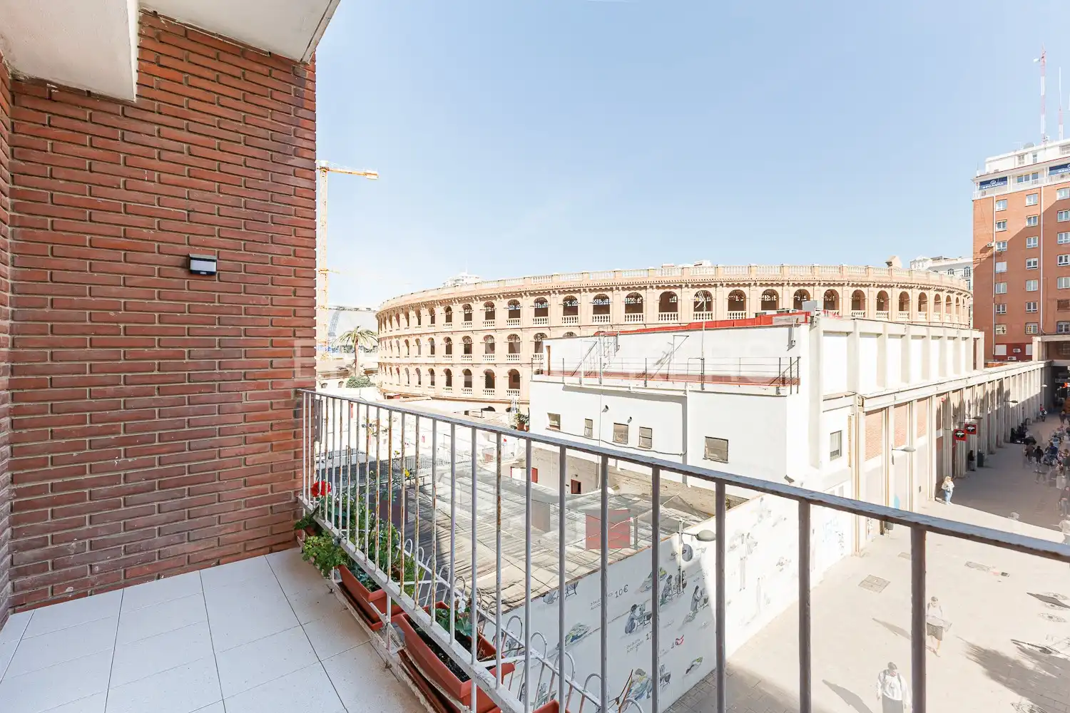 Außenansicht von Wohnung zur Miete in Valencia mit Klimaanlage, Heizung und Terrasse