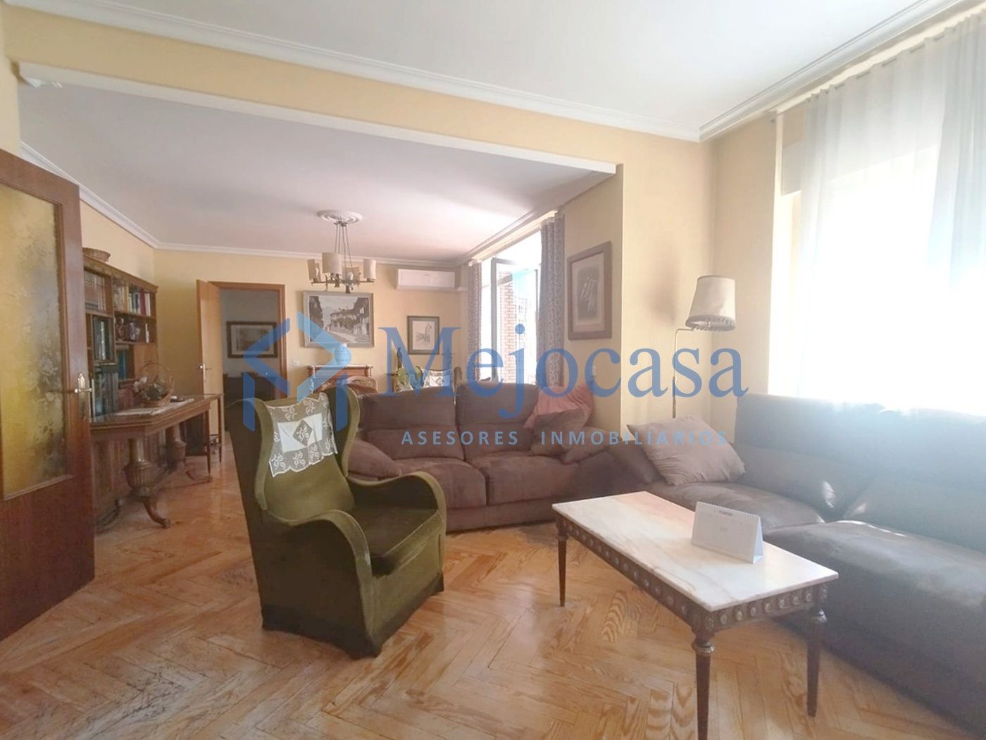Sala d'estar de Pis en venda en  Madrid Capital amb Aire condicionat, Calefacció i Parquet