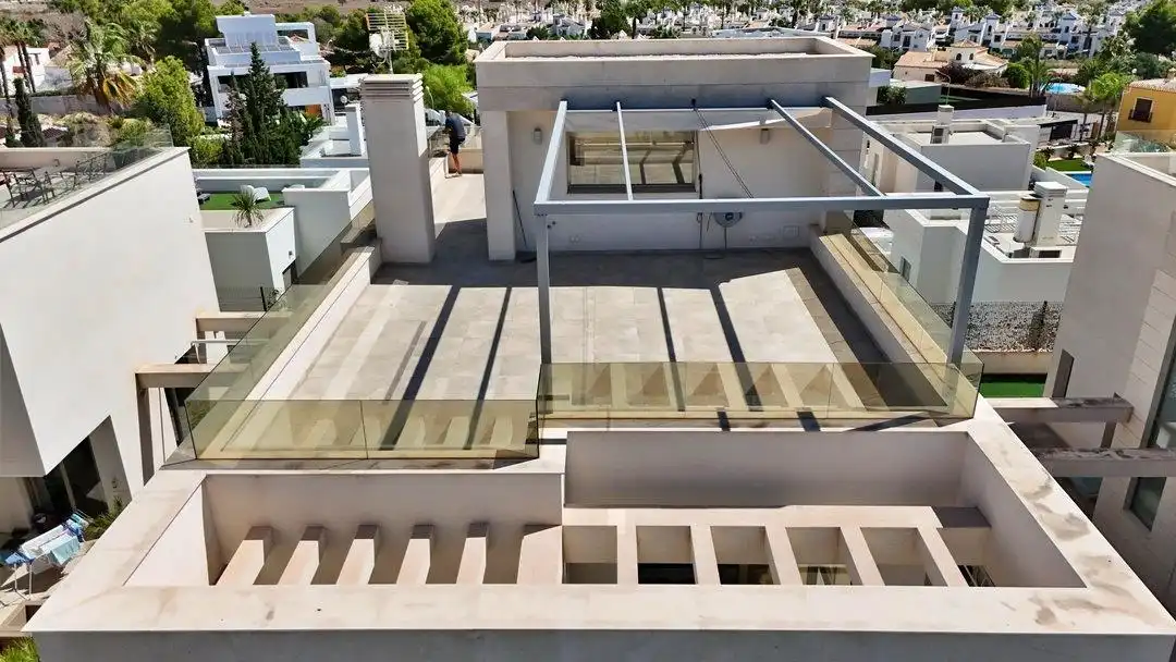 Terrassa de Casa o xalet en venda en Orihuela amb Aire condicionat, Calefacció i Jardí privat