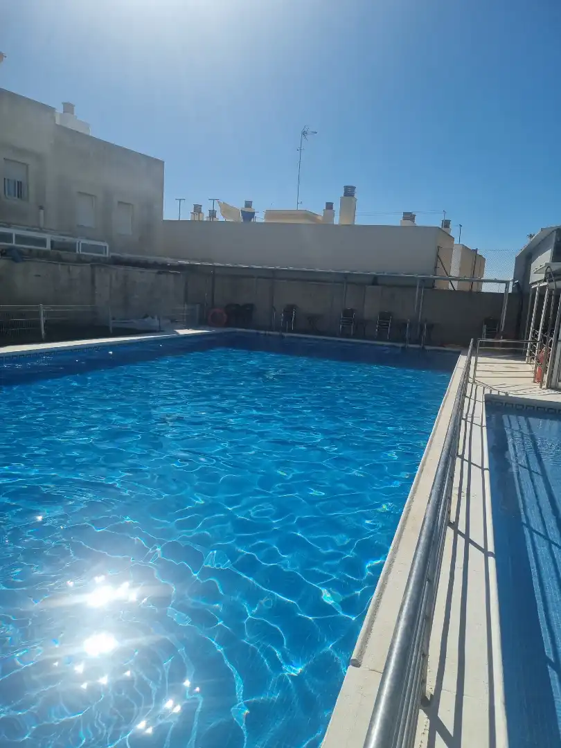 Piscina de Casa adosada de alquiler en San Fernando con Aire acondicionado, Calefacción y Jardín privado