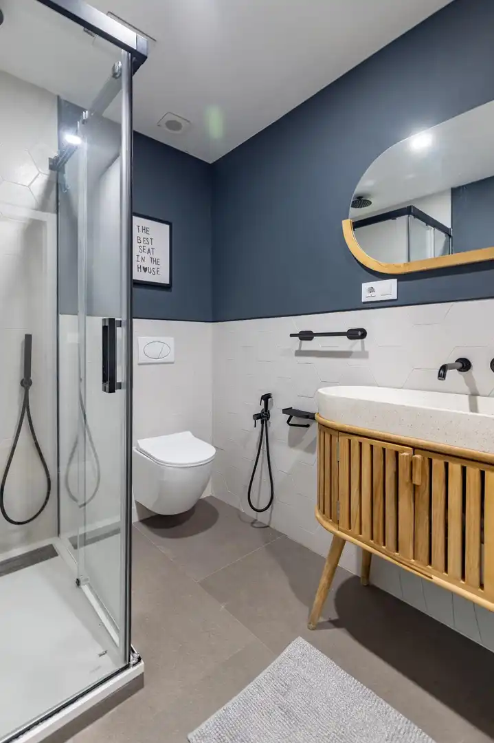 Bathroom of Flat for rent in Valencia  with Air Conditioner, Heating and Storage room
